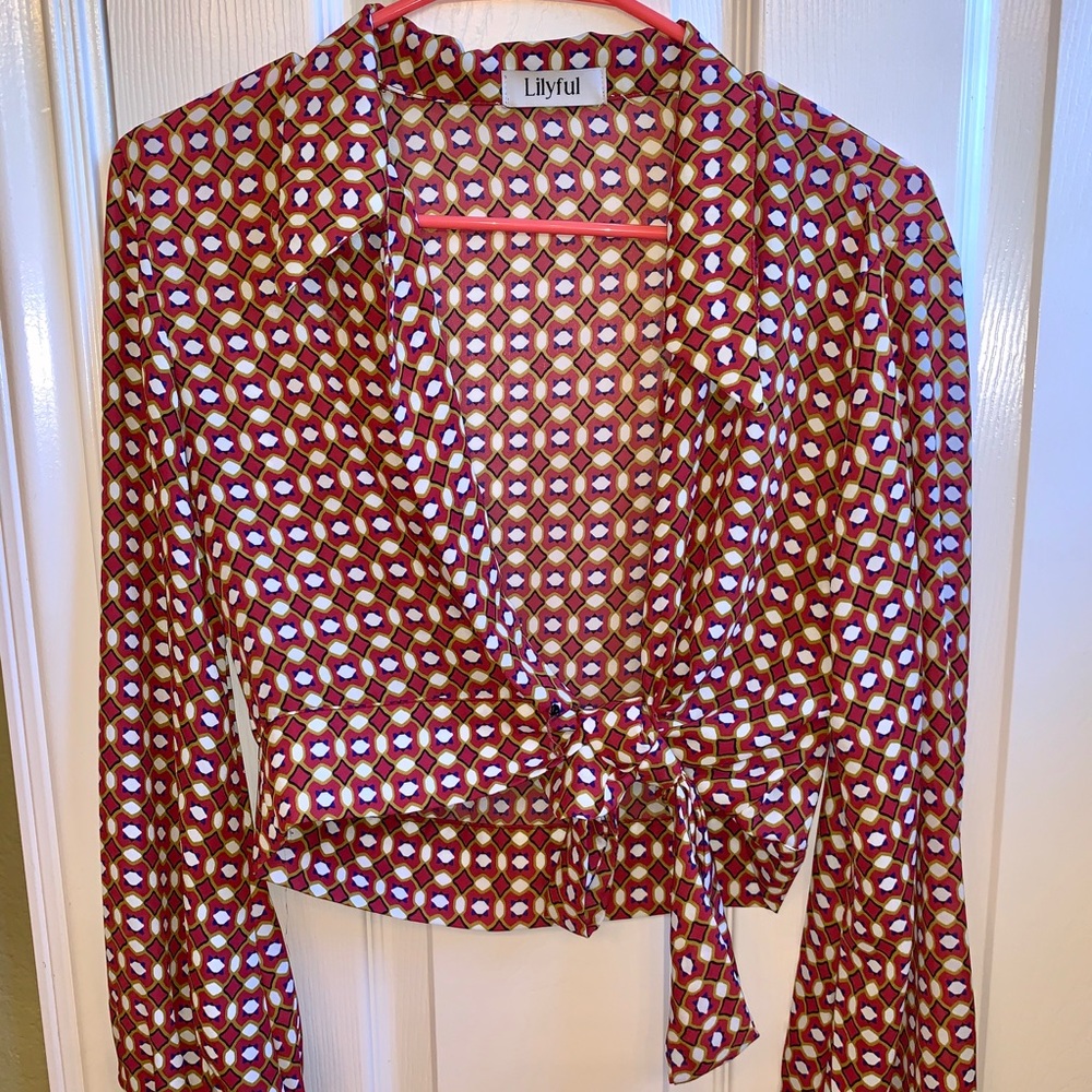 Lilyful cute colored cropped work shirt